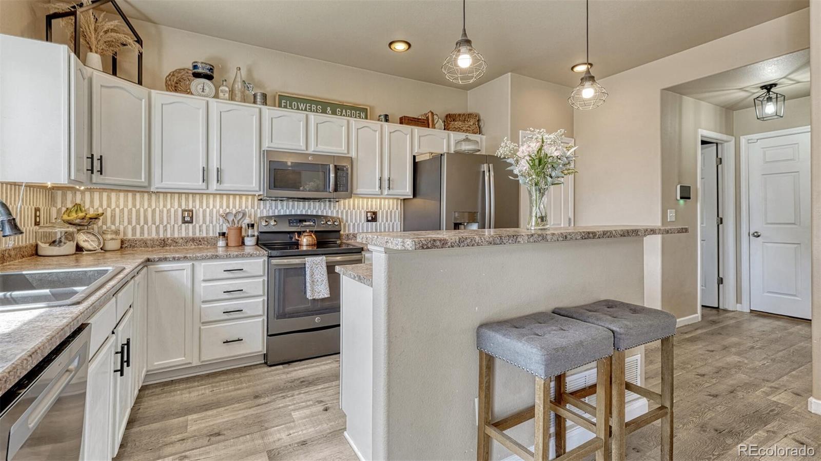 8329 Freestar Way Colorado Springs, CO 80925 - Photo 12 of 40