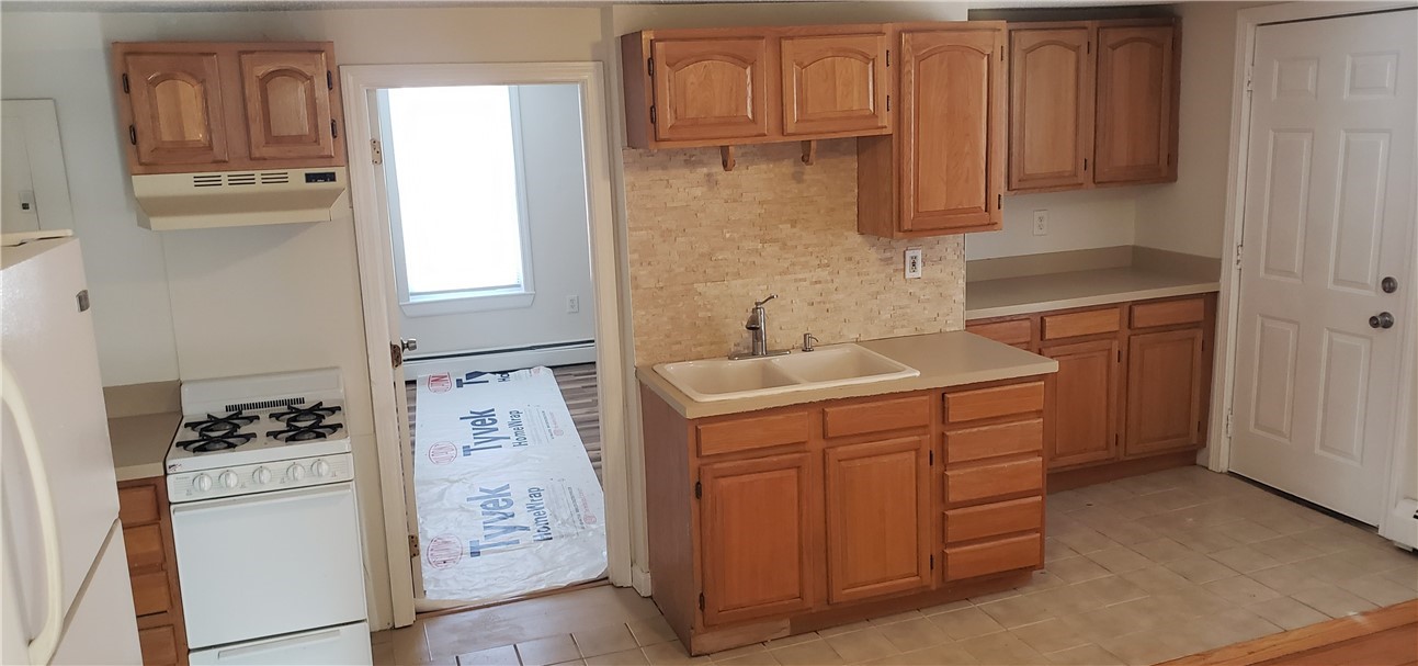 404 Carrington Avenue Woonsocket, RI 02895 - Photo 22 of 36 3rd Unit kitchen