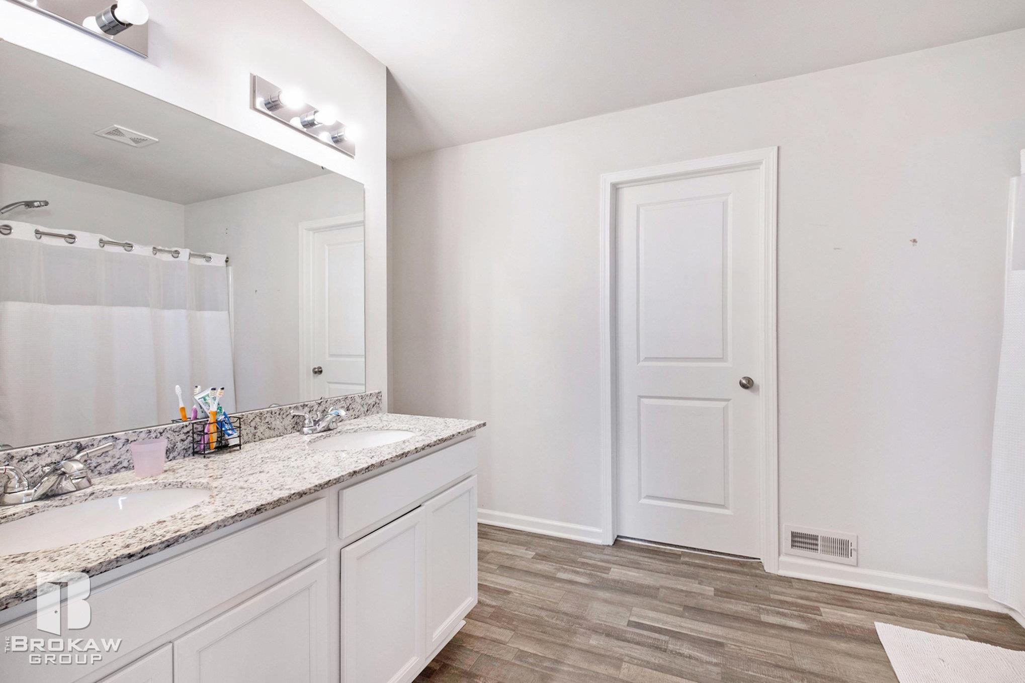 9069 Copper Ridge Drive Davison, MI 48423 - Photo 18 of 30 50165085-7fb2079b-2072-4f17-ab52-5364a07102ce.JPG
