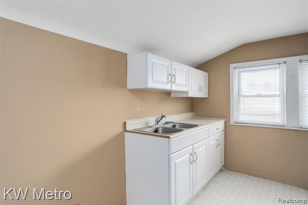 3617 Harrison Avenue Rochester Hills, MI 48307 - Photo 33 of 44