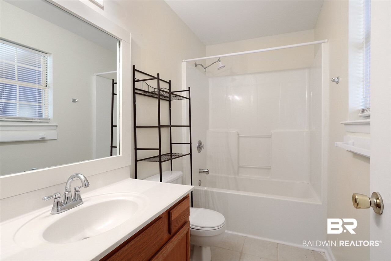 526 West Amanda Avenue Foley, AL 36535 - Photo 8 of 15