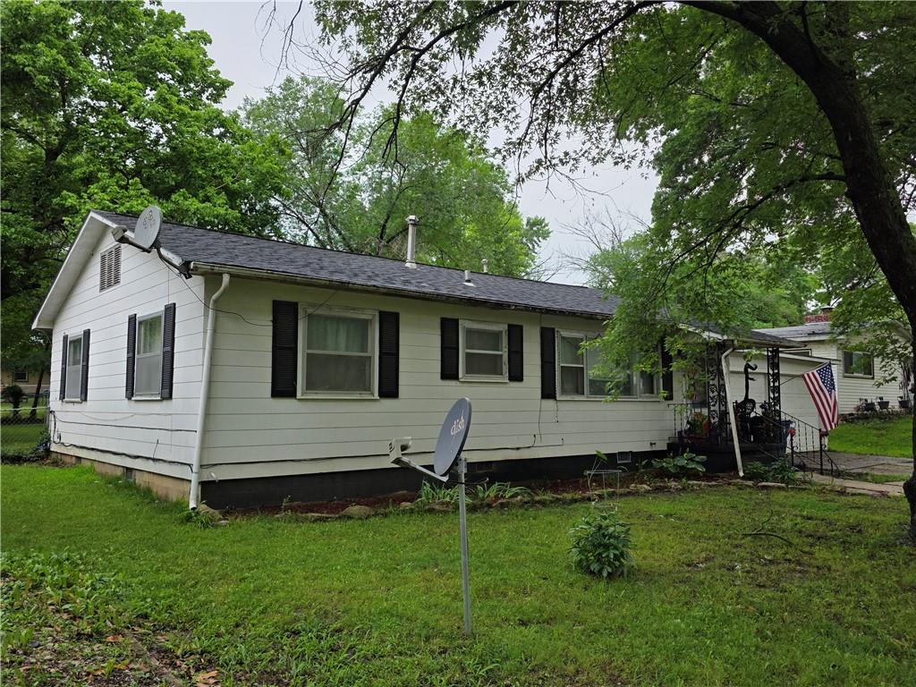 304 Warwick Road Coffeyville, KS 67337 - Photo 1 of 34