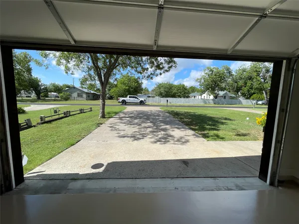 $1,950 | 706 West Lockhart Street, Kyle, TX 78640