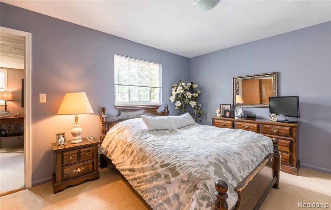 224 West Twelve Road Royal Oak, MI 48073 - Photo 7 of 14 Upper unit - Bedroom