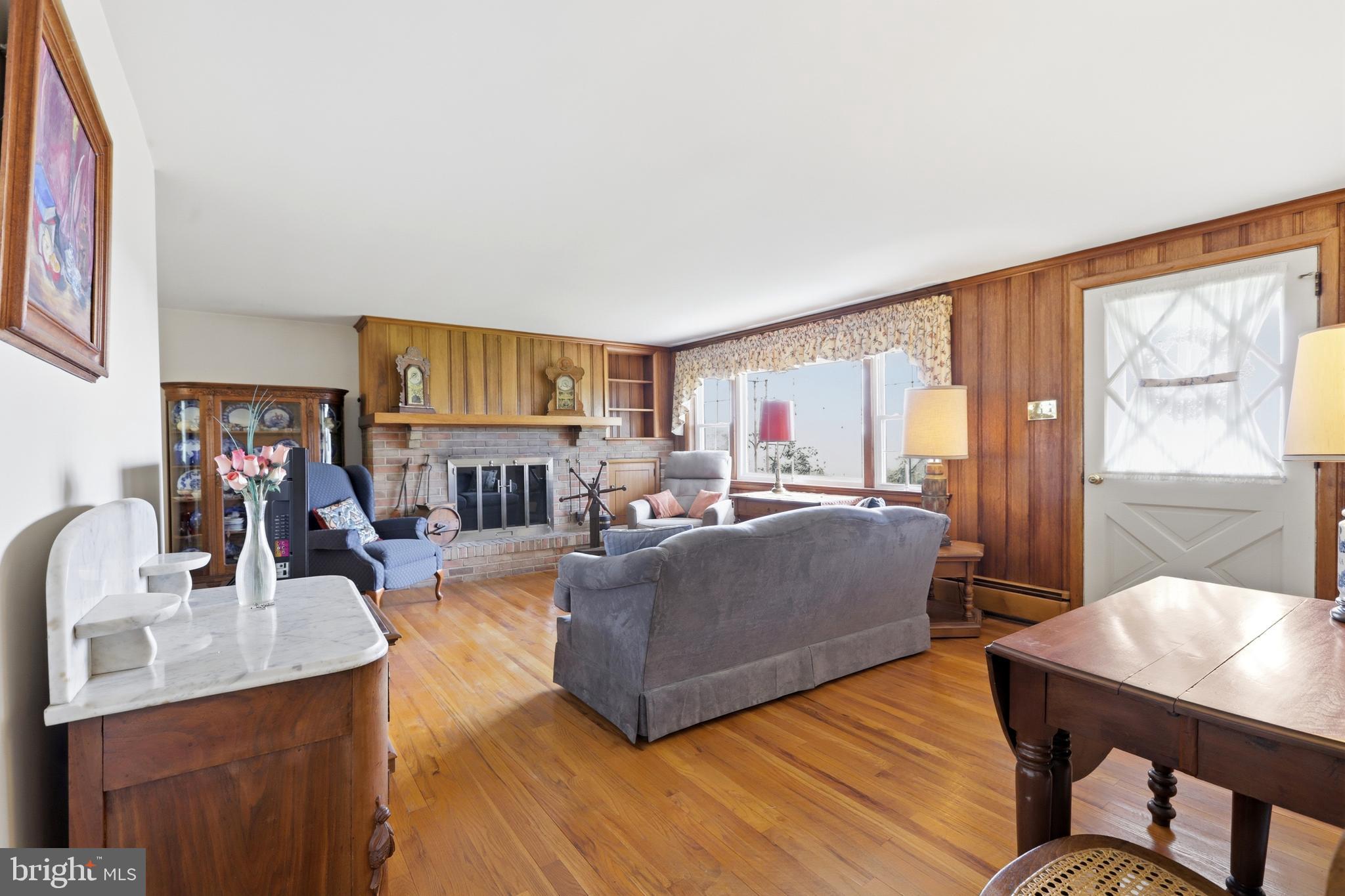 231 Maron Road Hatfield, PA 19440 - Photo 4 of 33