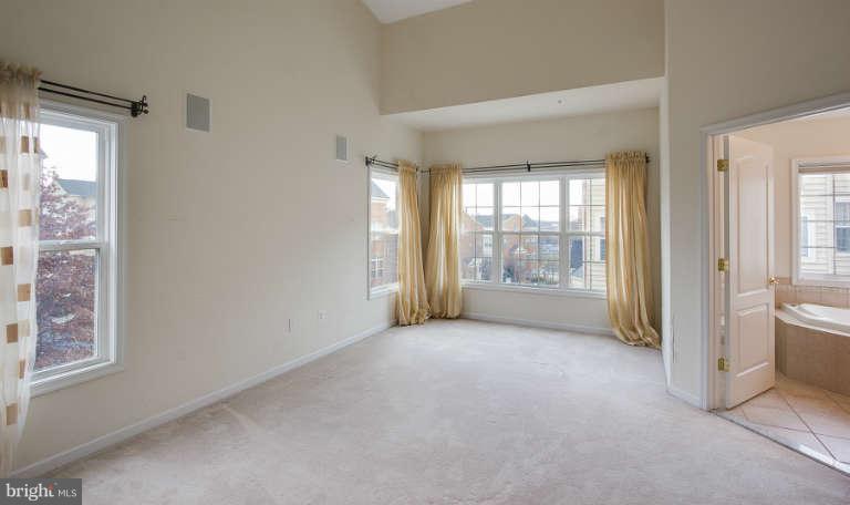 10220 Rutland Round Road, Unit 30 Columbia, MD 21044 - Photo 3 of 30 Master Bedroom with Vaulted Ceiling