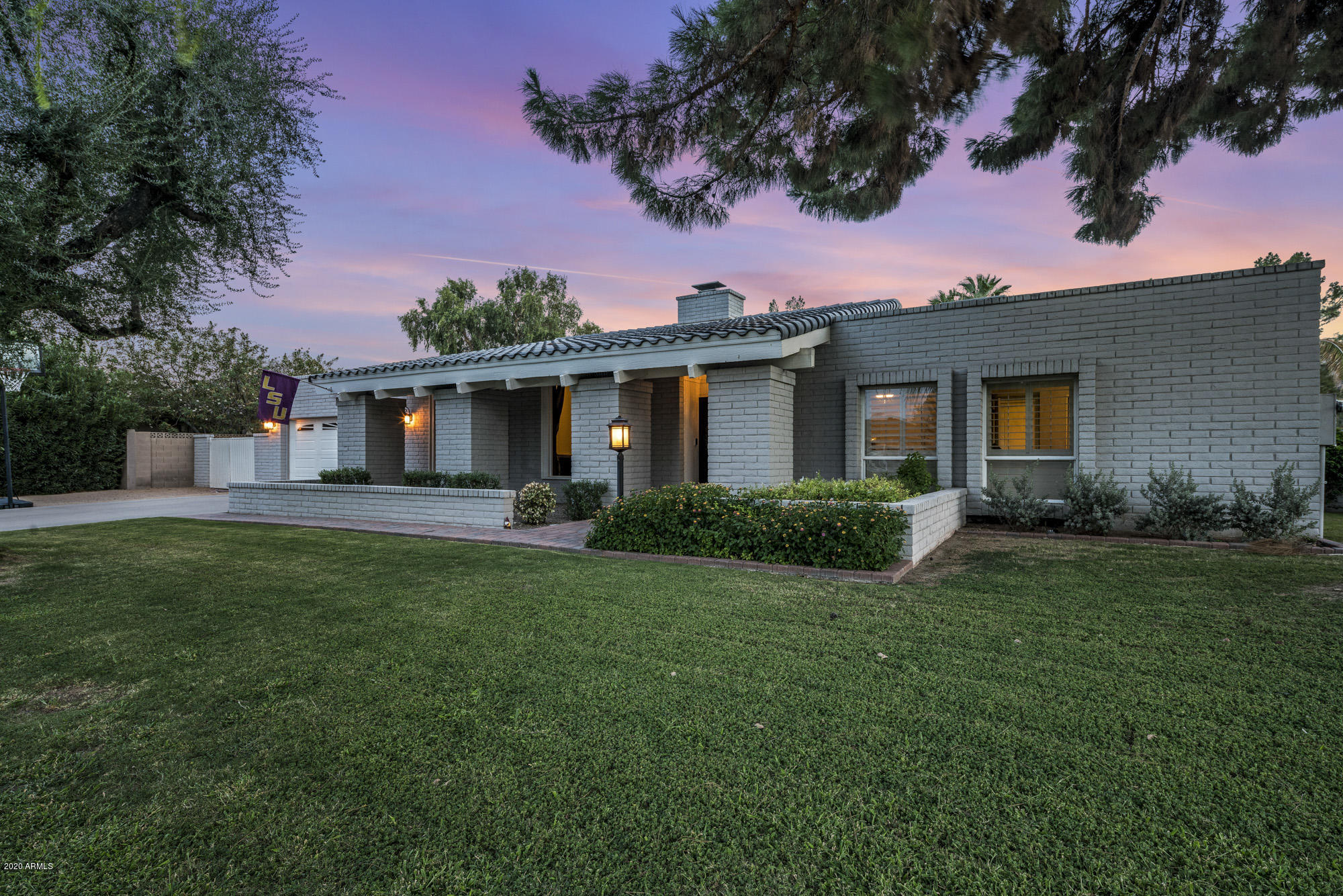 145 West Southern Hills Road Phoenix, AZ 85023 - Photo 1 of 40 Welcome home!