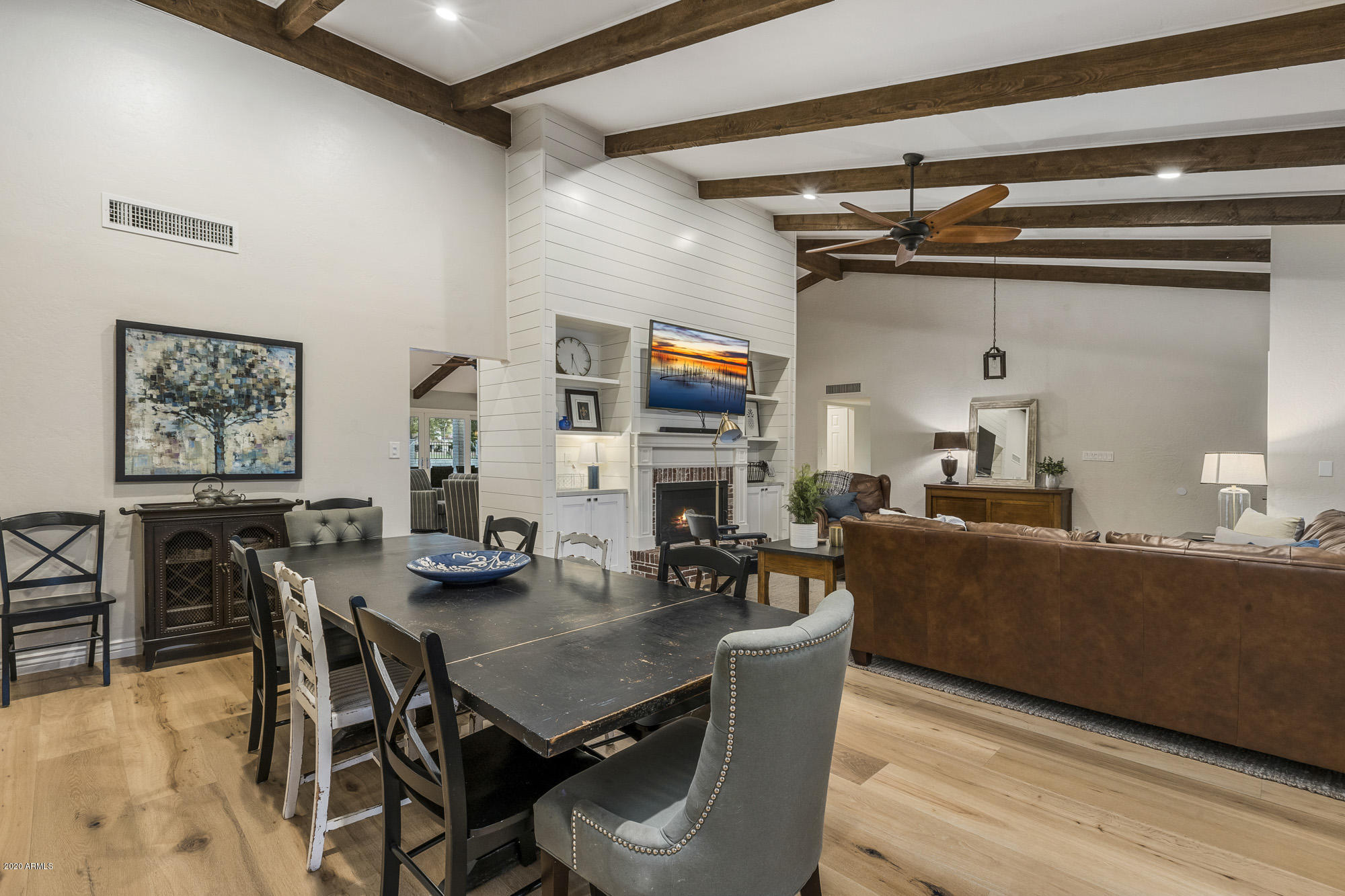 145 West Southern Hills Road Phoenix, AZ 85023 - Photo 15 of 40 Dining and family room