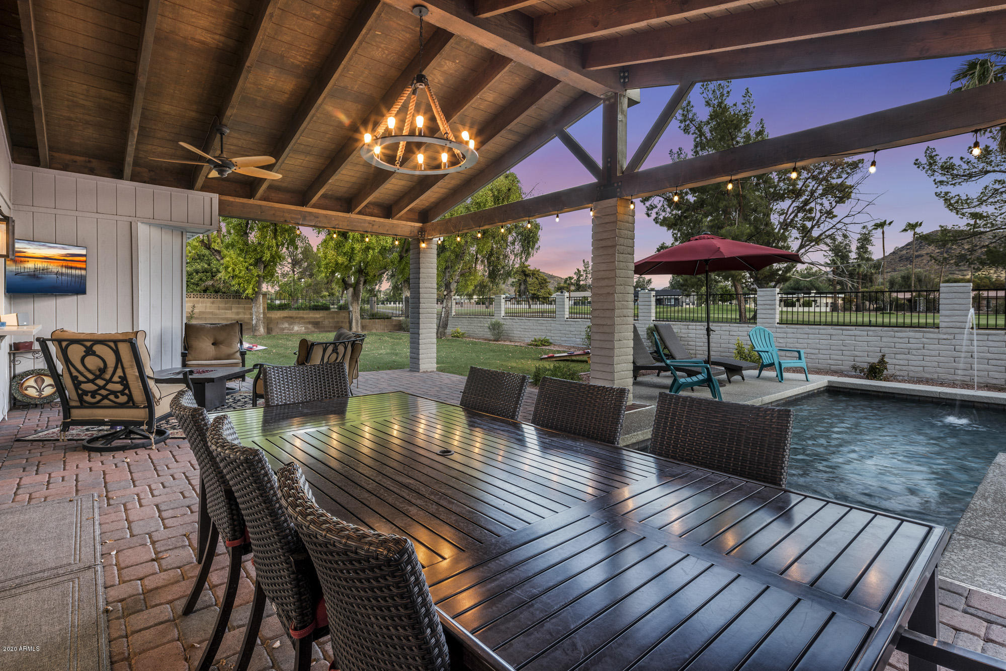 145 West Southern Hills Road Phoenix, AZ 85023 - Photo 2 of 40 Covered patio