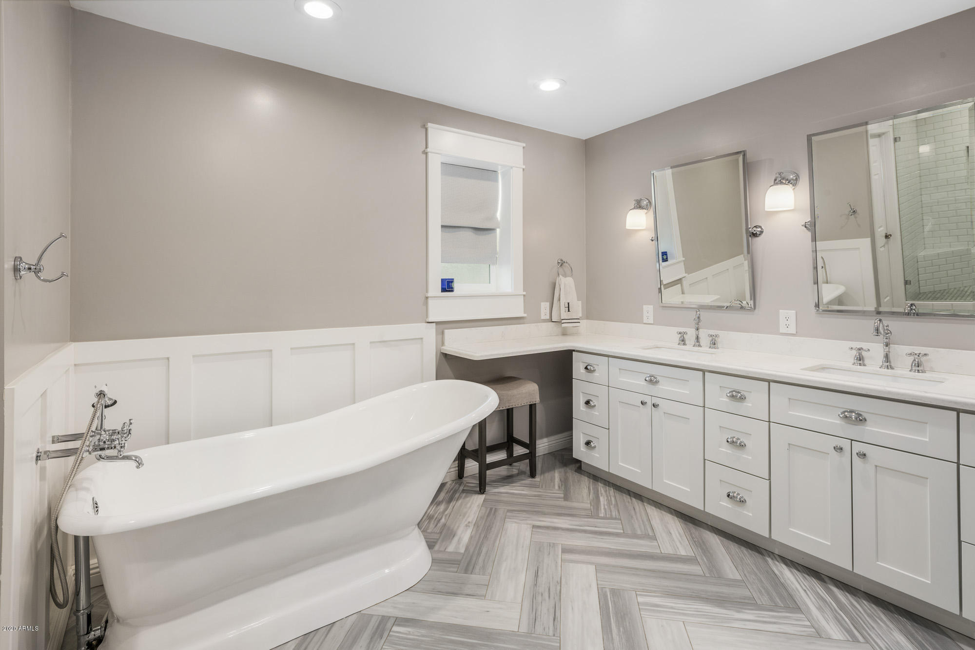 145 West Southern Hills Road Phoenix, AZ 85023 - Photo 21 of 40 Remodeled bathroom