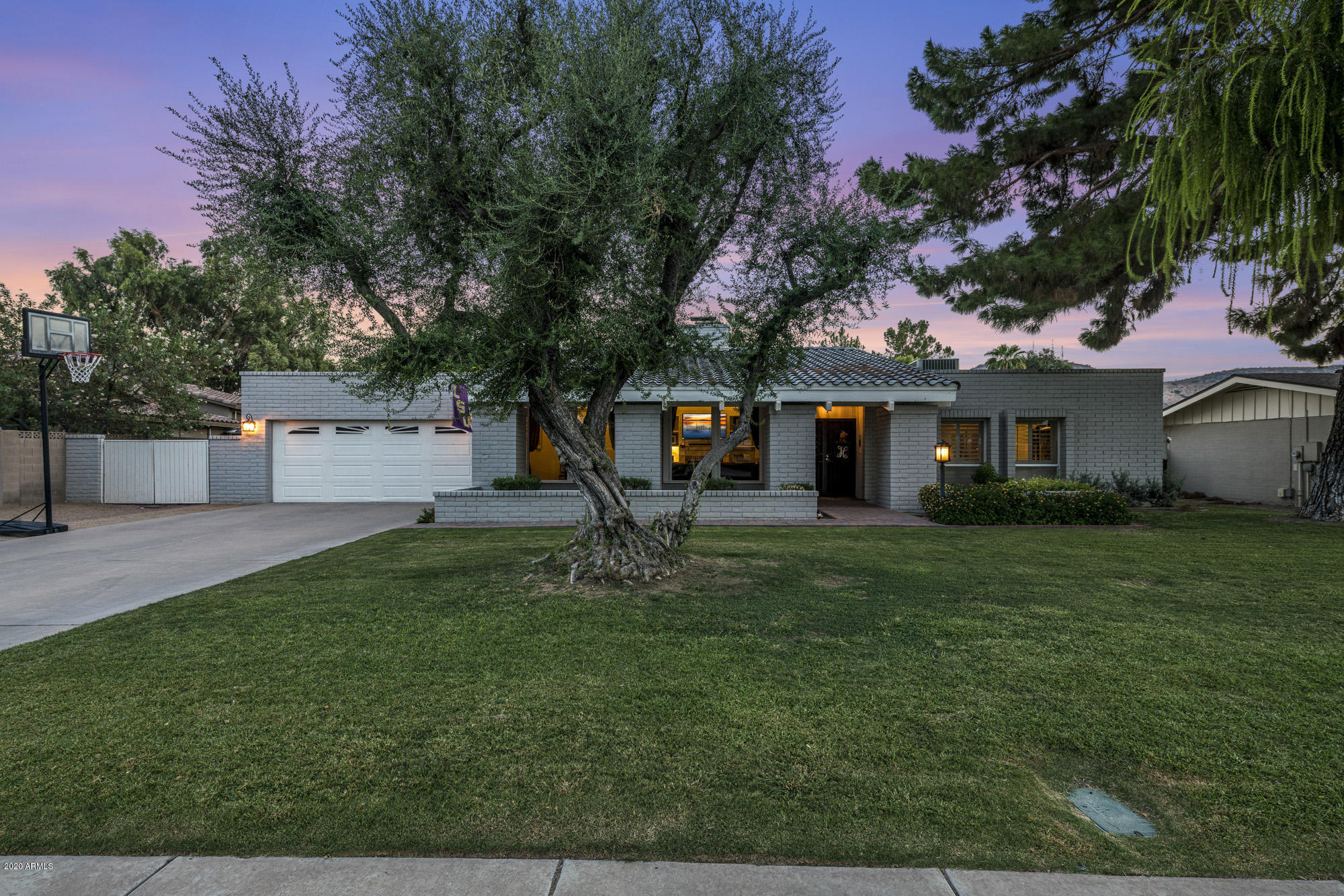 145 West Southern Hills Road Phoenix, AZ 85023 - Photo 39 of 40 Front of home