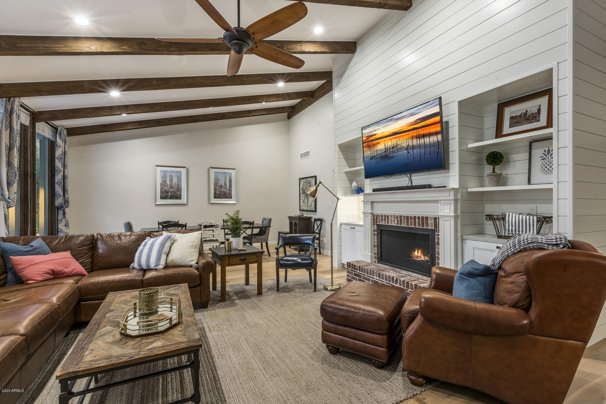145 West Southern Hills Road Phoenix, AZ 85023 - Photo 7 of 40 Family room
