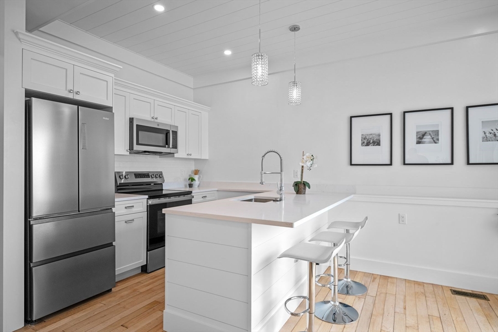 95 Front Street, Unit 1 Marblehead, MA 01945 - Photo 9 of 28