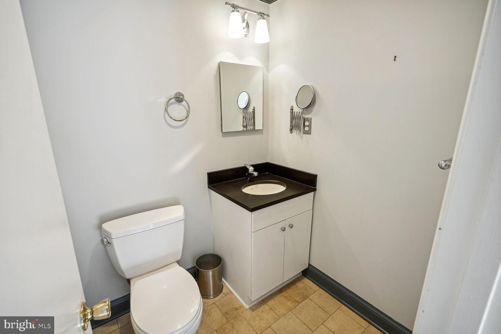 5108 Wehawken Road Bethesda, MD 20816 - Photo 27 of 50 Bath ensuite