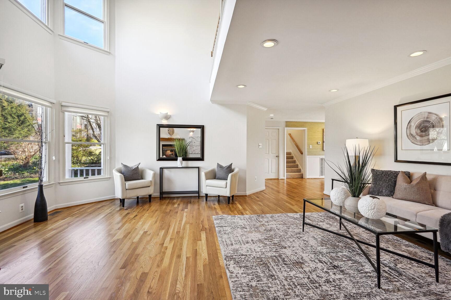 5108 Wehawken Road Bethesda, MD 20816 - Photo 4 of 50 Living Room