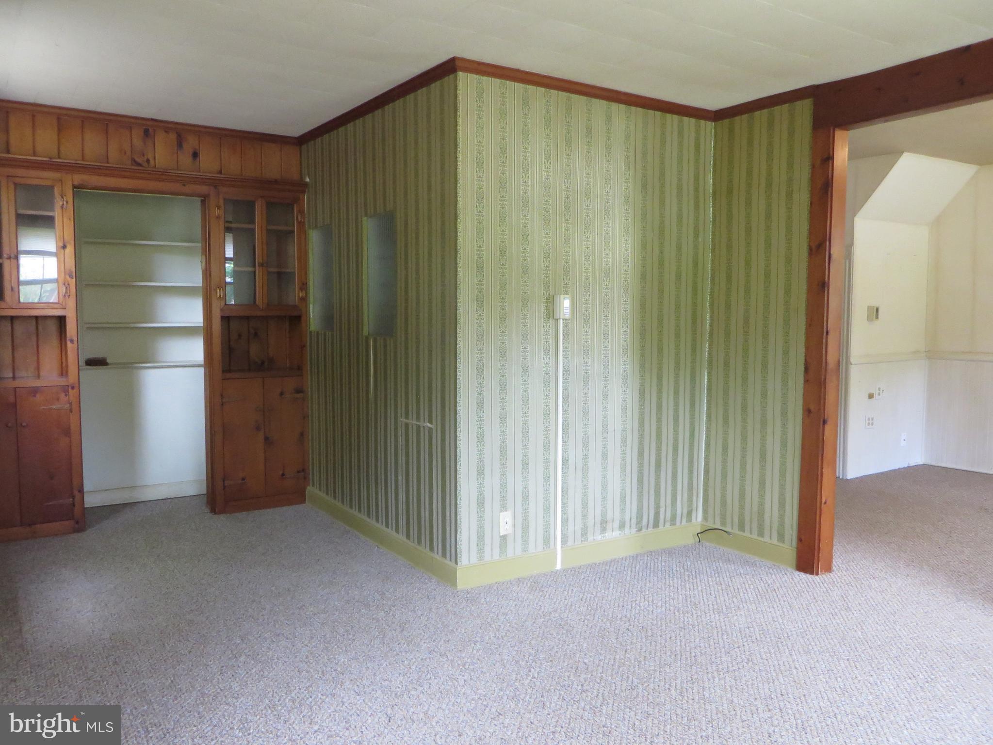 110 Race Street Lititz, PA 17543 - Photo 17 of 25 an empty room with closet and windows
