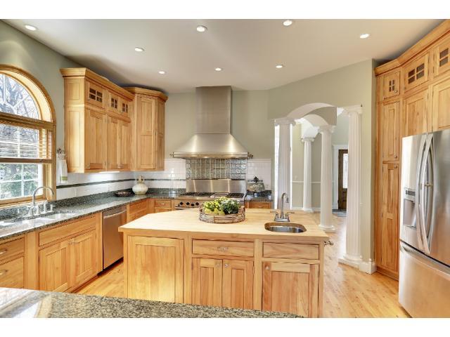 3065 Lake Shore Boulevard Wayzata, MN 55391 - Photo 2 of 18
