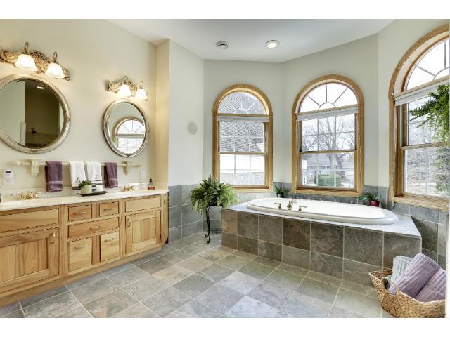 3065 Lake Shore Boulevard Wayzata, MN 55391 - Photo 8 of 18