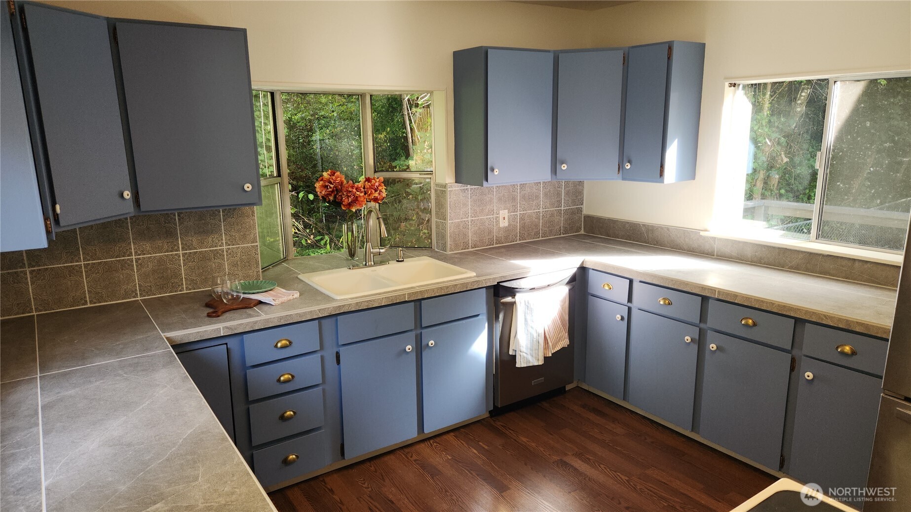 1758 Northeast Jacobson Road Poulsbo, WA 98370 - Photo 13 of 32 Gallery Image 13