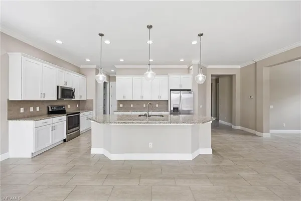 $3,600 | 4722 Formosa Drive, Naples, FL 34119