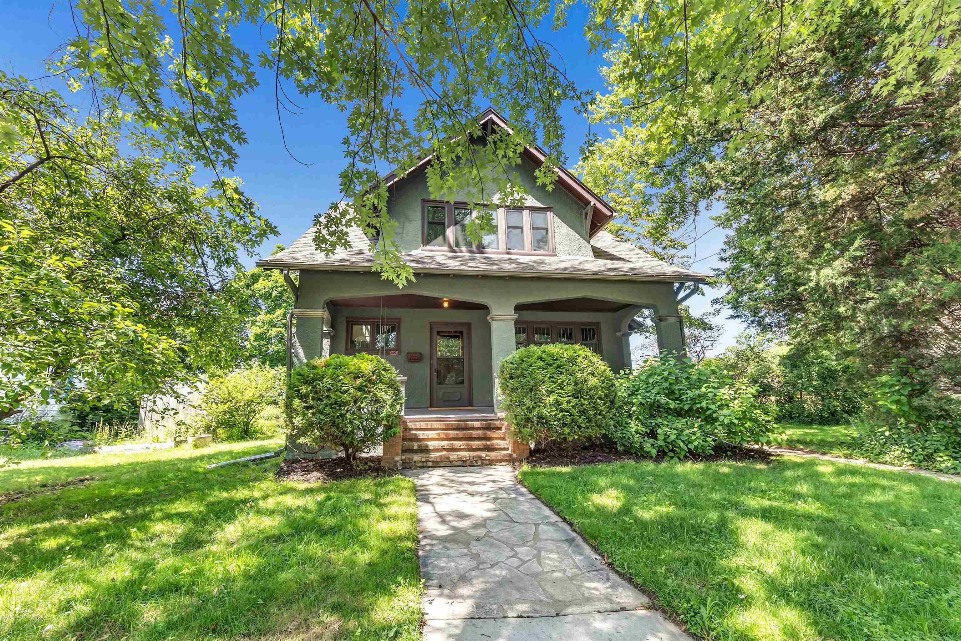1228 West Lawrence Street Appleton, WI 54914 - Photo 1 of 1 Gallery Image 1