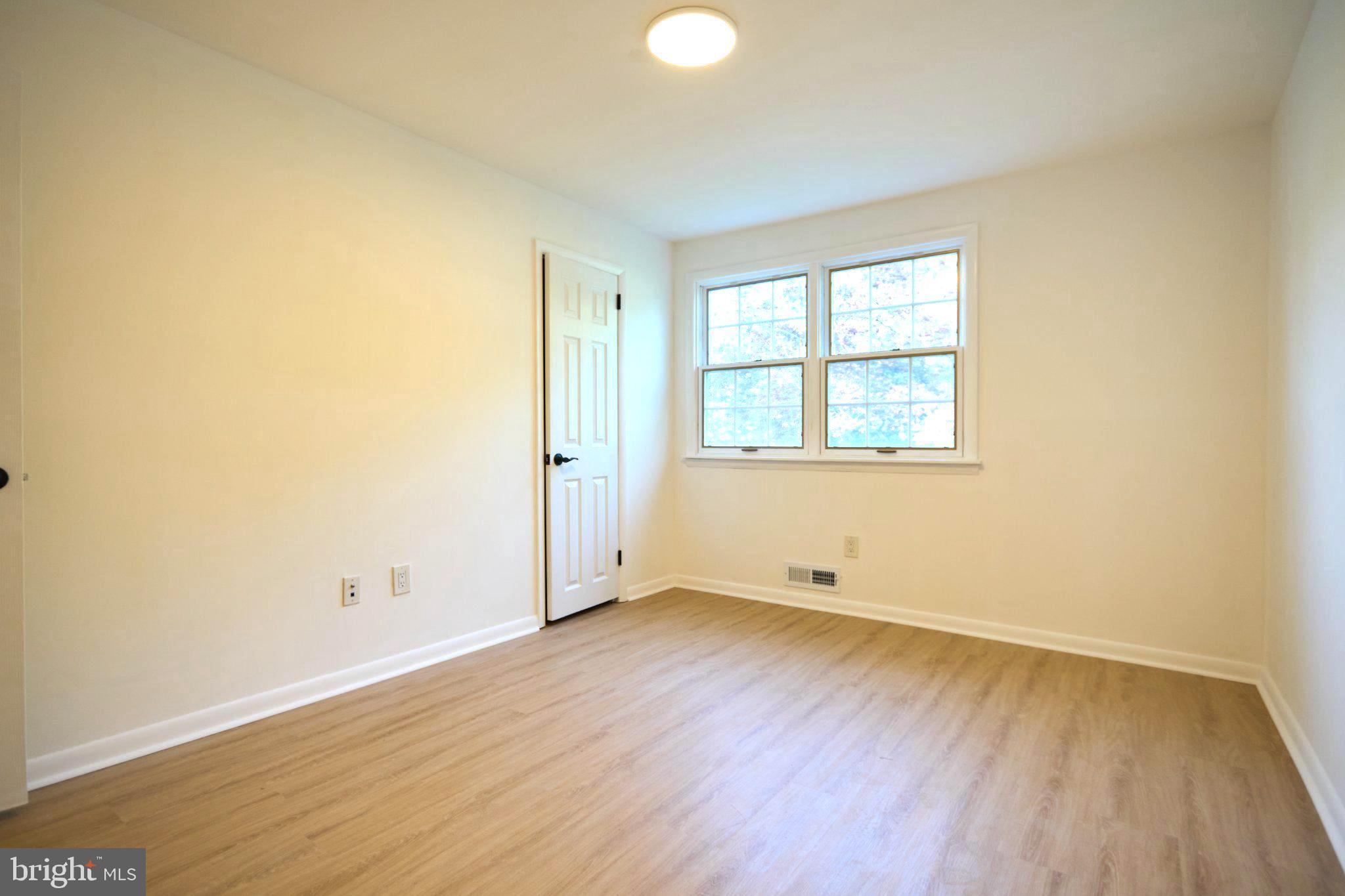 34 Hillside Road Stratford, NJ 08084 - Photo 16 of 30 Bright and airy blank canvas room.