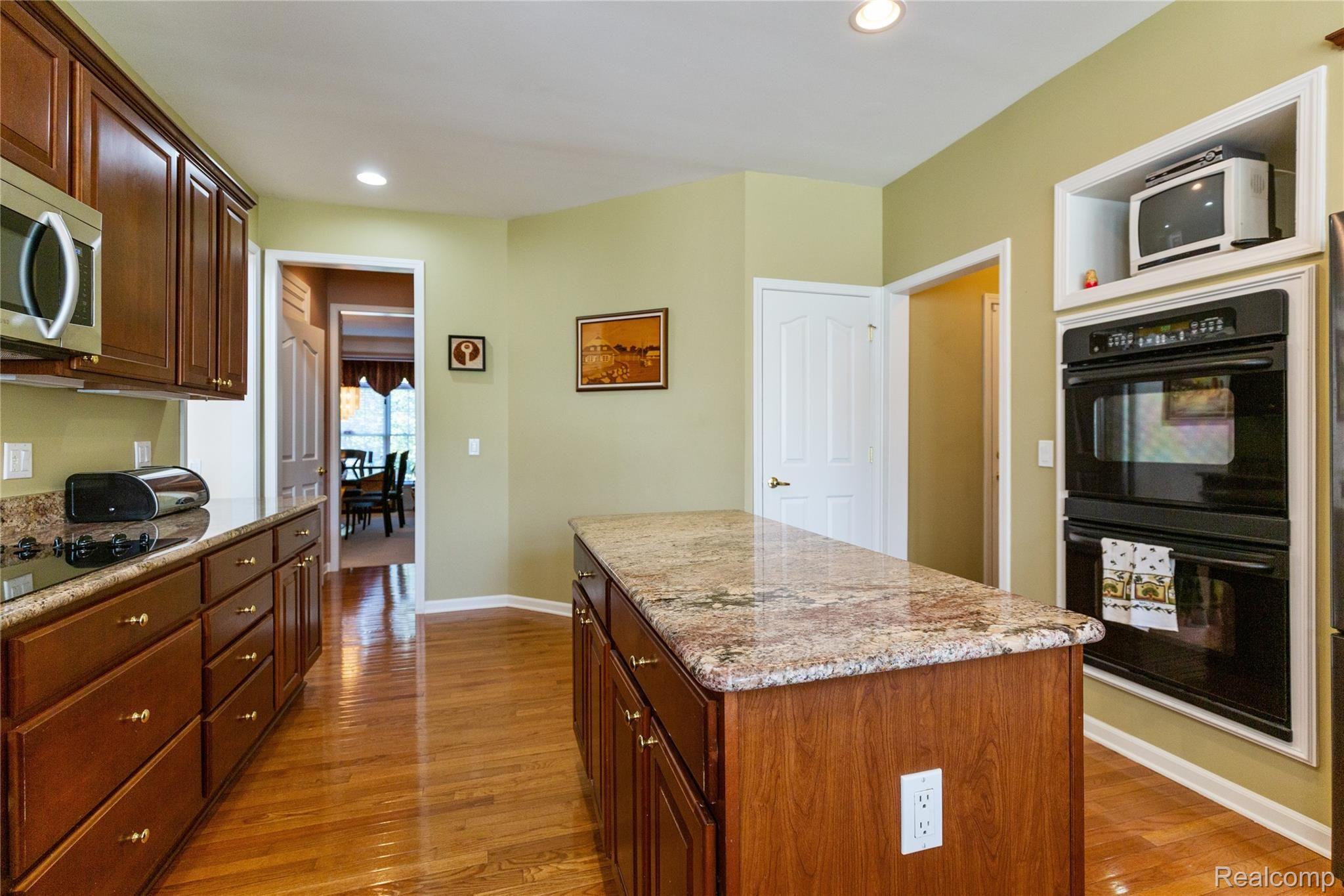 1150 Lasalle Road Canton, MI 48187 - Photo 23 of 60 23 - Image.jpg