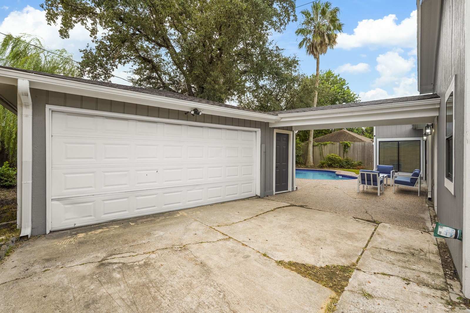 3327 Freshmeadows Drive Houston, TX 77063 - Photo 35 of 35 a backyard of a house with seating space