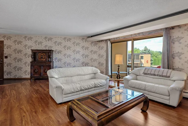 $349,900 | 5440 3 Points Boulevard, Unit 536, Mound, MN 55364