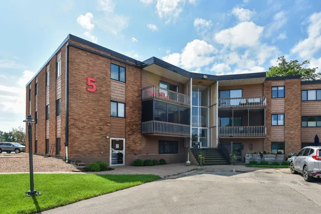$349,900 | 5440 3 Points Boulevard, Unit 536, Mound, MN 55364
