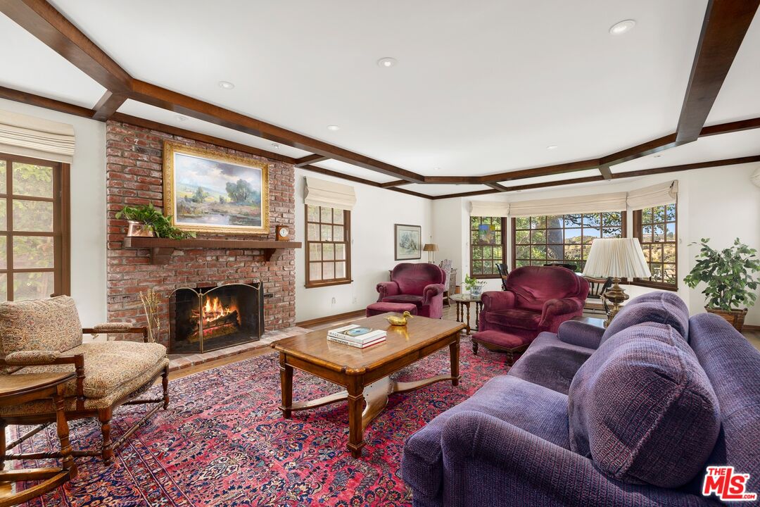 2545 Roscomare Road Los Angeles, CA 90077 - Photo 12 of 39