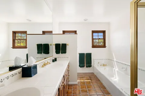 $3,995,000 | 2545 Roscomare Road, Los Angeles, CA 90077