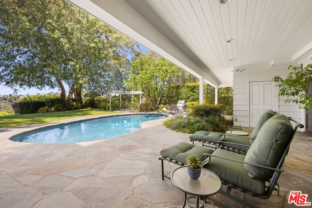 2545 Roscomare Road Los Angeles, CA 90077 - Photo 29 of 39