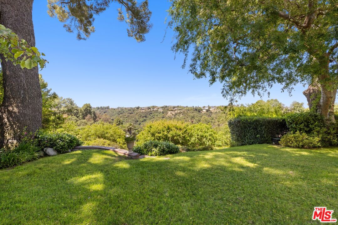 2545 Roscomare Road Los Angeles, CA 90077 - Photo 31 of 39