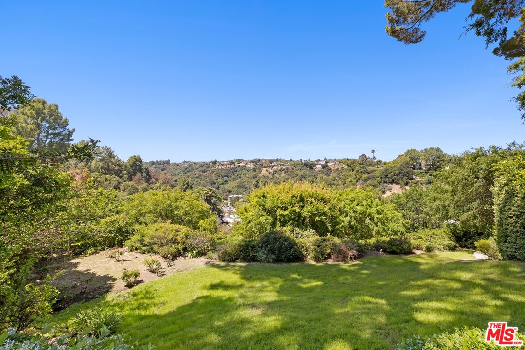 2545 Roscomare Road Los Angeles, CA 90077 - Photo 32 of 39