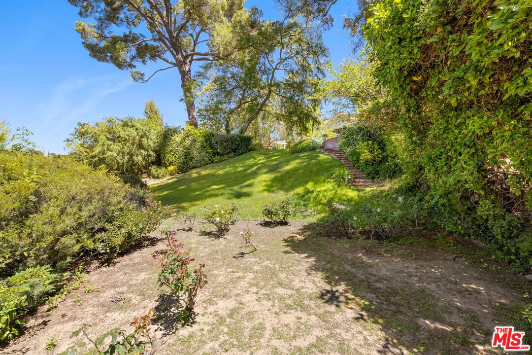 2545 Roscomare Road Los Angeles, CA 90077 - Photo 33 of 39