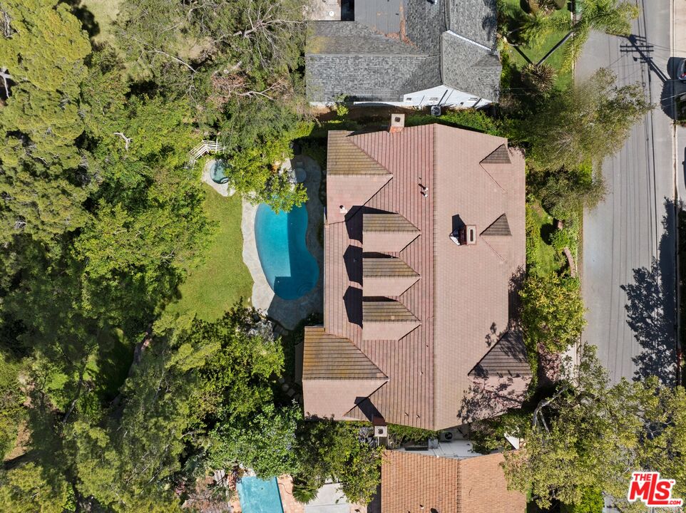 2545 Roscomare Road Los Angeles, CA 90077 - Photo 34 of 39