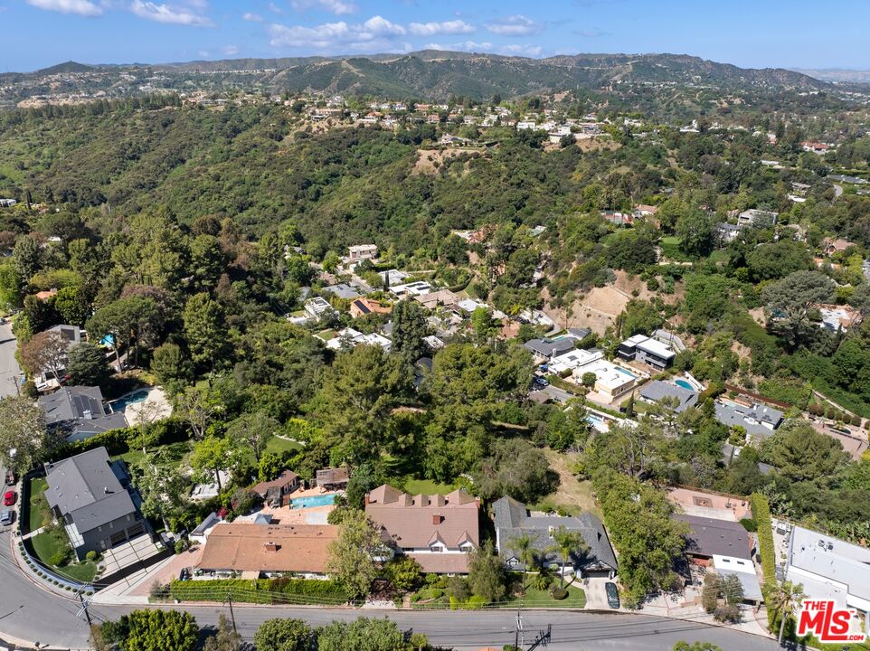 2545 Roscomare Road Los Angeles, CA 90077 - Photo 35 of 39