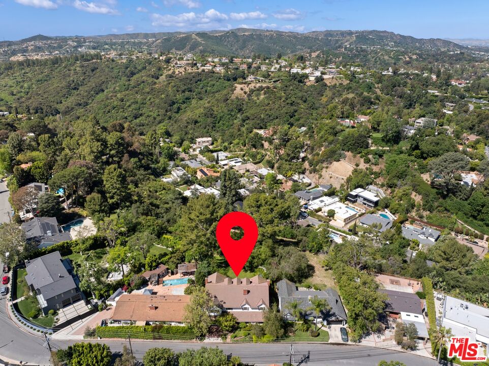 2545 Roscomare Road Los Angeles, CA 90077 - Photo 36 of 39