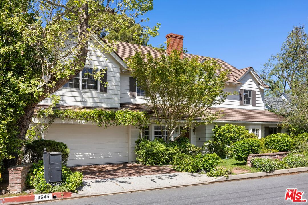 2545 Roscomare Road Los Angeles, CA 90077 - Photo 4 of 39