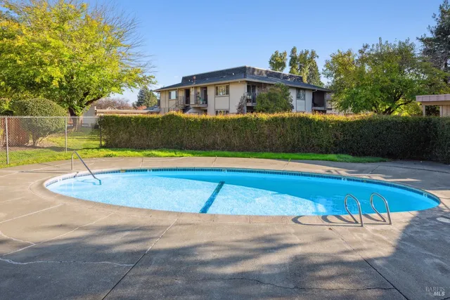 $328,000 | 1345 Southwest Boulevard, Unit B, Rohnert Park, CA 94928