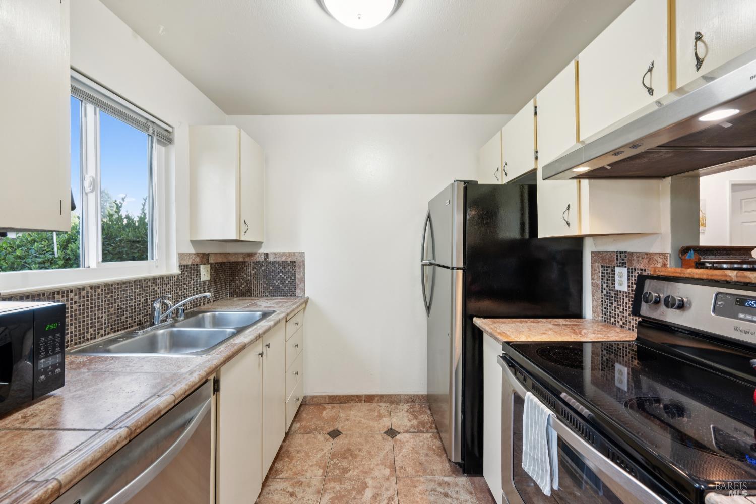 1345 Southwest Boulevard, Unit B Rohnert Park, CA 94928 - Photo 10 of 24