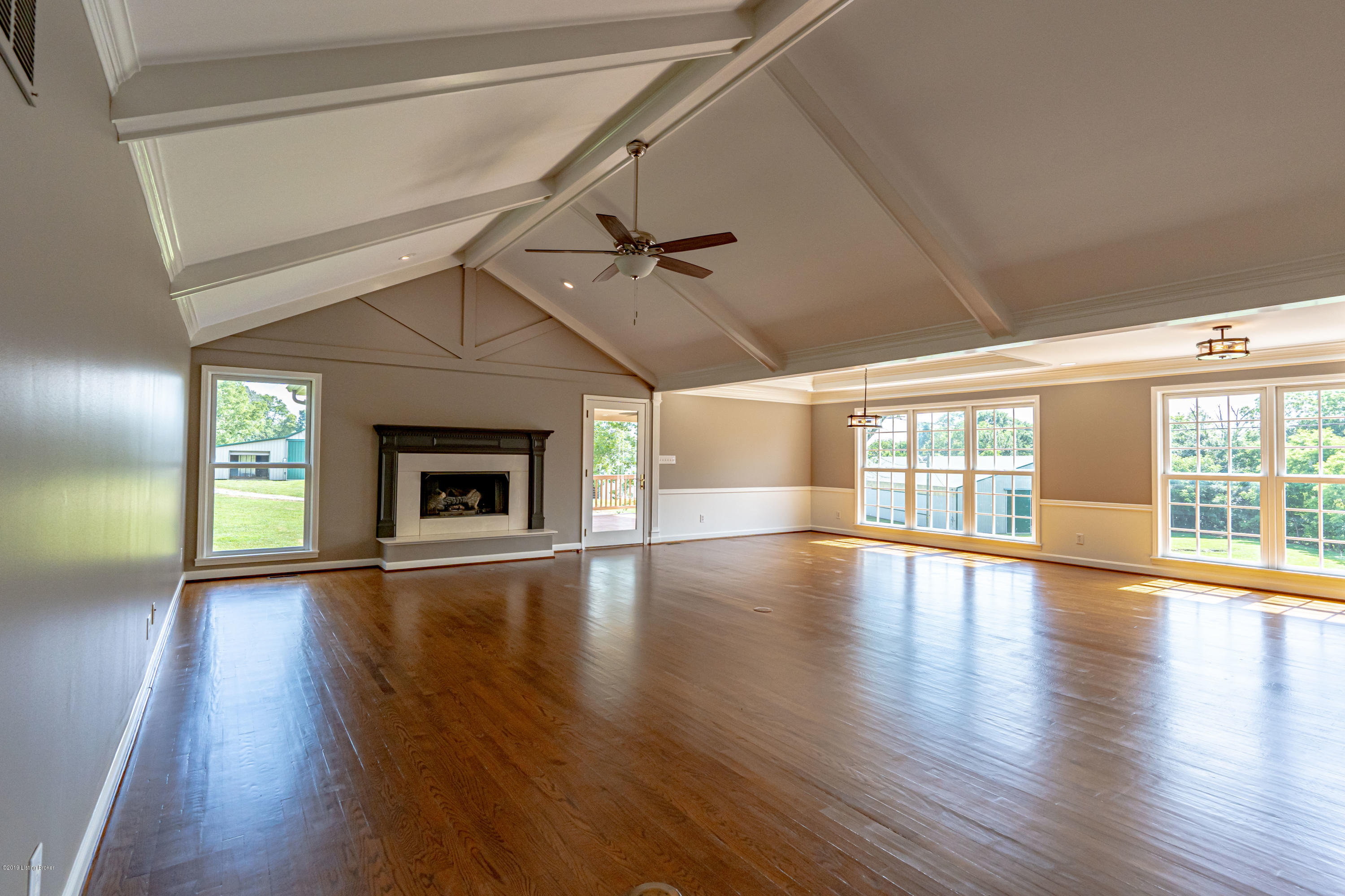 7125 Smithfield Road Smithfield, KY 40068 - Photo 18 of 112 Entertaining Room