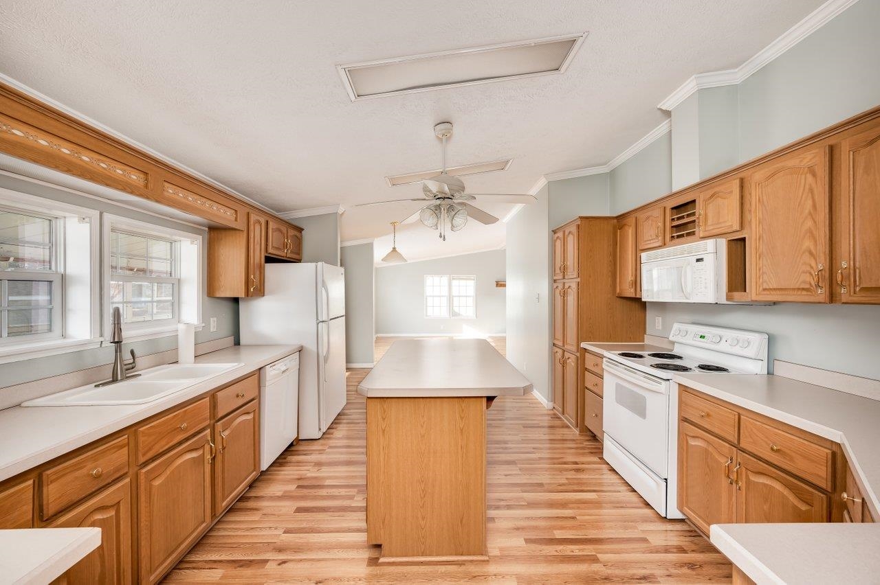 45 Seneca Street Rochester, NH 03867 - Photo 3 of 23