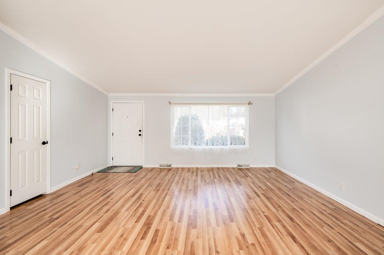 45 Seneca Street Rochester, NH 03867 - Photo 6 of 23