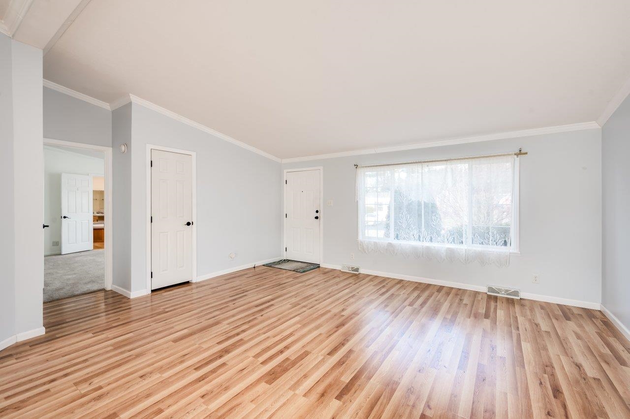 45 Seneca Street Rochester, NH 03867 - Photo 7 of 23