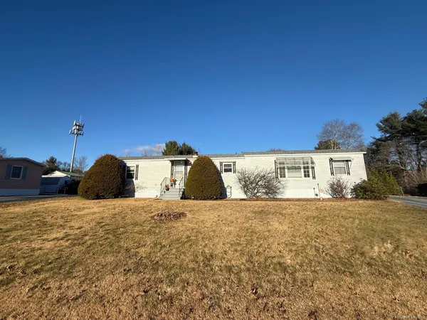 $139,900 | 10 Highland Drive, Thompson, CT 06262