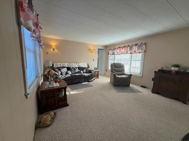 $139,900 | 10 Highland Drive, Thompson, CT 06262