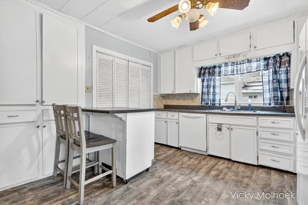 $199,900 | 521 West Court Street, Hastings, MI 49058
