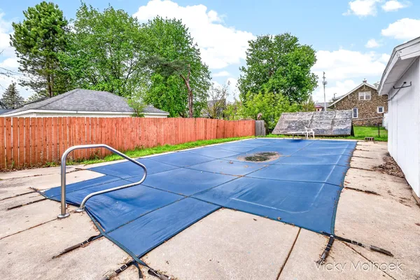 $199,900 | 521 West Court Street, Hastings, MI 49058